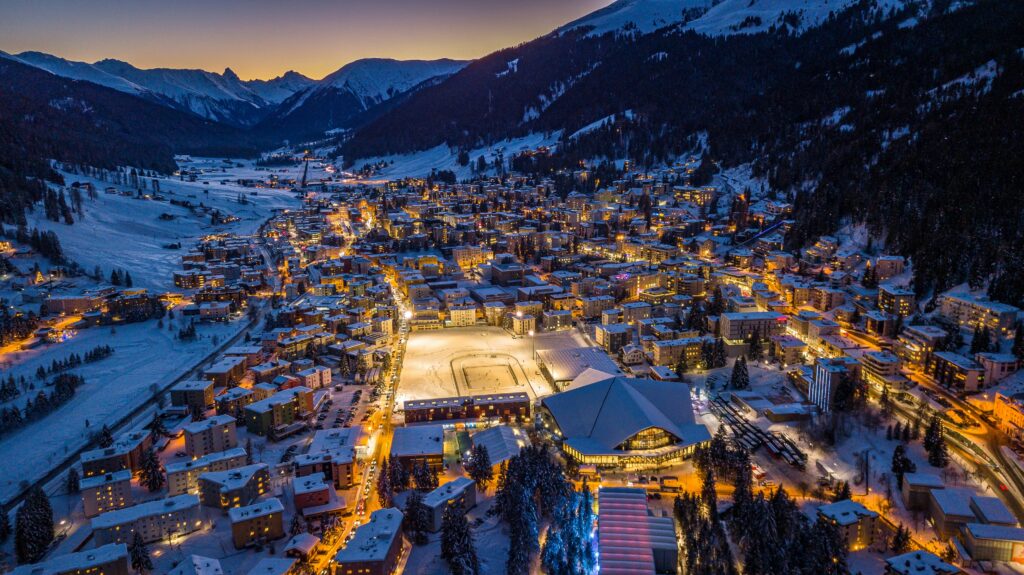 Klettern und Bouldern in Davos: Ein umfassender Guide für Outdoor-Enthusiasten